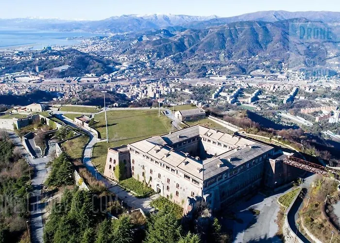 Forti Genova-Free Parking Castellaccio Apartment